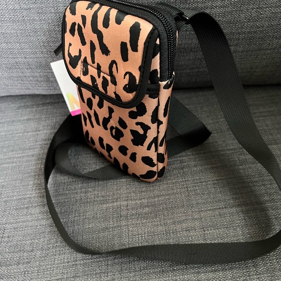 NWT YOUREVERYBAG PHONE SMALL CROSSBODY BAG PURSE - Picture 7 of 7